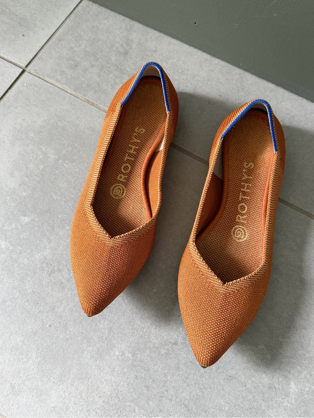 Rothy’s The Point Amber Pointed Toe Knit Flats in Rust Burnt Orange Fawn 6.5 - Picture 4 of 13
